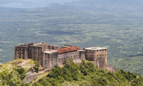La Relation Dynamique entre Patrimoine et Économie : Un Moteur de Progrès par l&rsquo;Attraction Touristique.